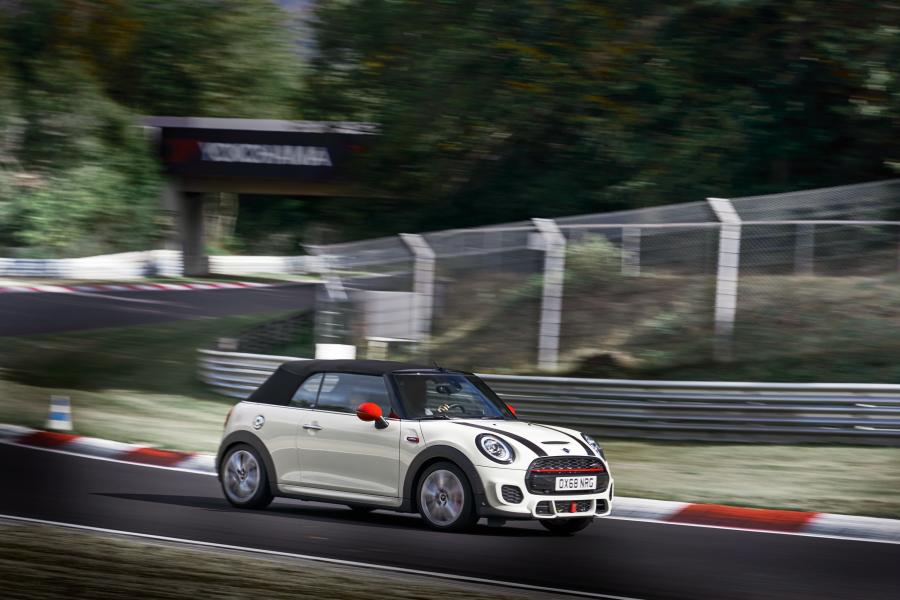  Mini John Cooper Works Cabrio (F57) 2018 года  (WW) (фото 35 из 36)
